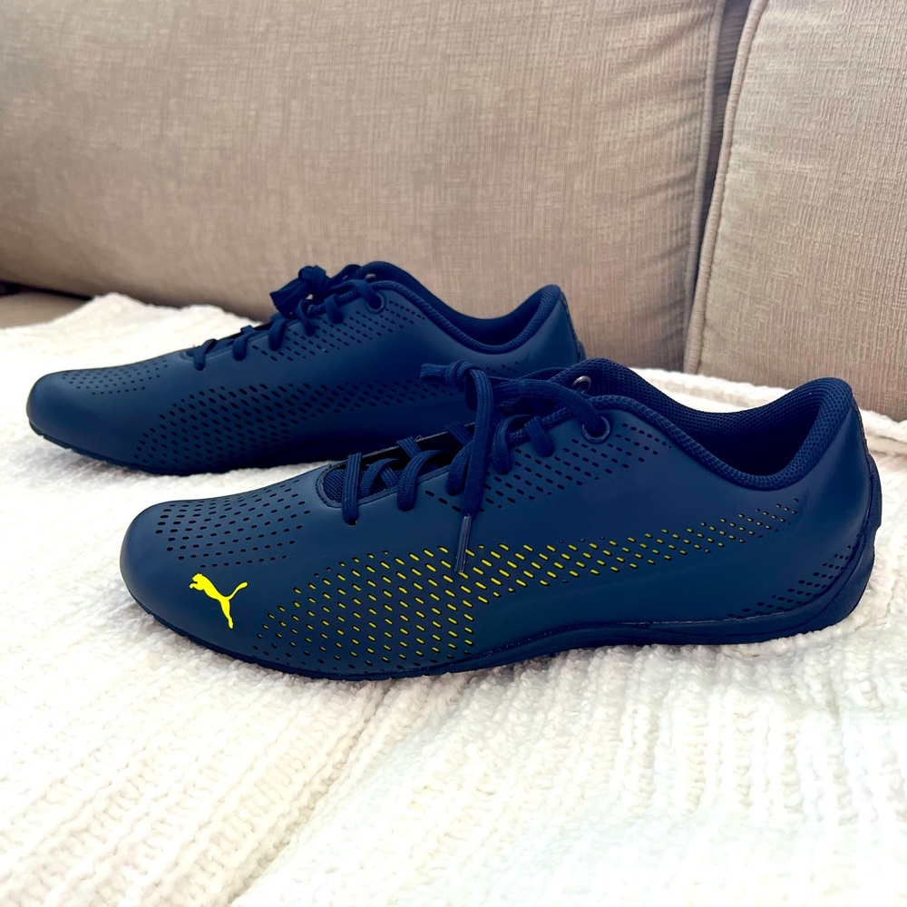 BRAND NEW Men’s Puma Sneakers Navy Blue and Yellow Sneaker Size 11